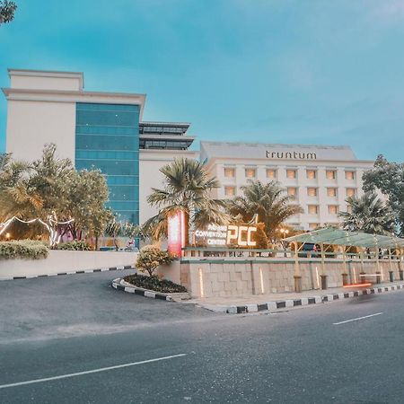 Truntum Padang Hotel Екстериор снимка