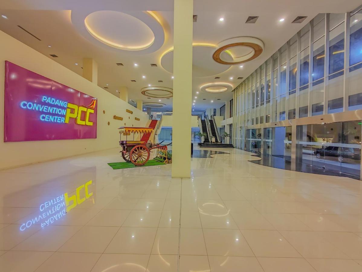 Truntum Padang Hotel Екстериор снимка