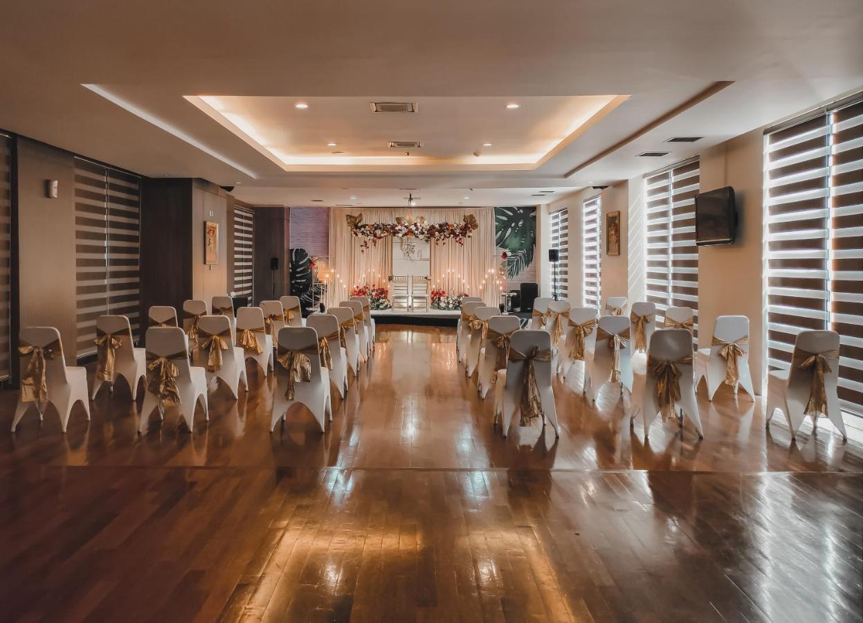 Truntum Padang Hotel Екстериор снимка
