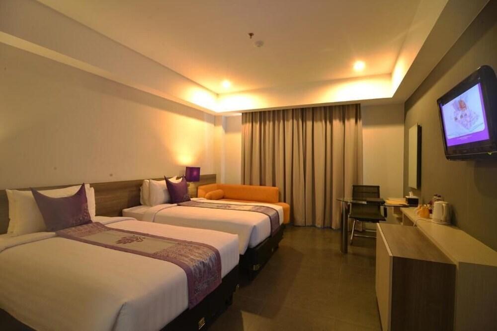 Truntum Padang Hotel Екстериор снимка